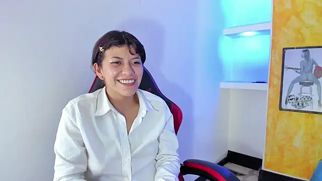 Raven_Rouge_'s cam snapshot