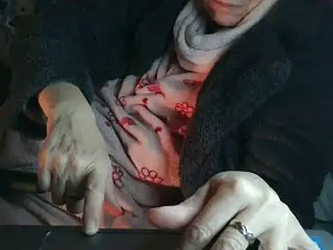 VeneRed's cam snapshot