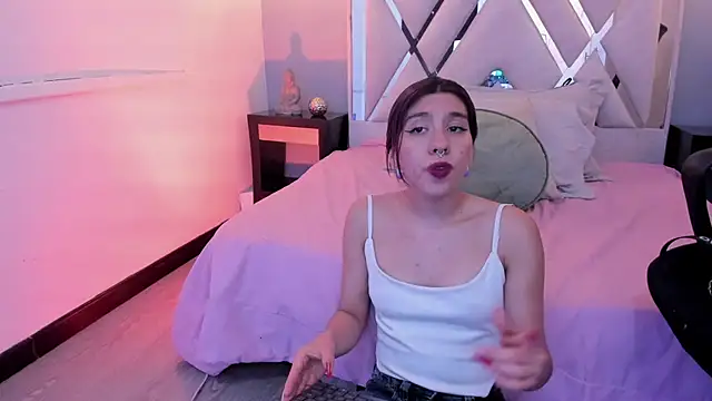 zoe-moreau's cam snapshot