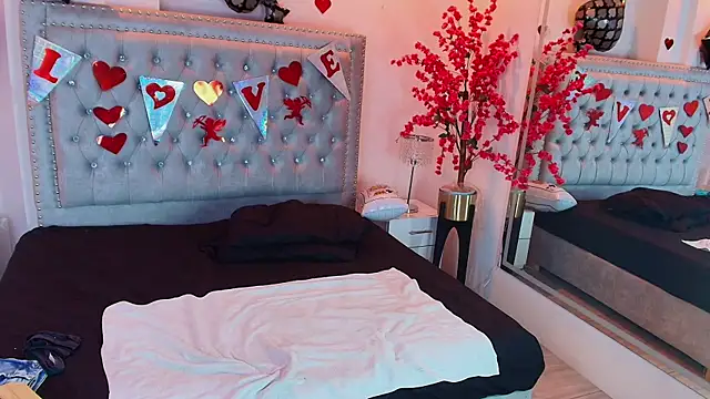 Juliieta_gray's cam snapshot