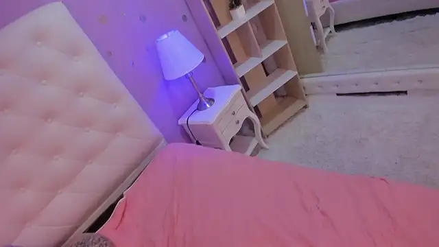 Goldentemptation_'s cam snapshot