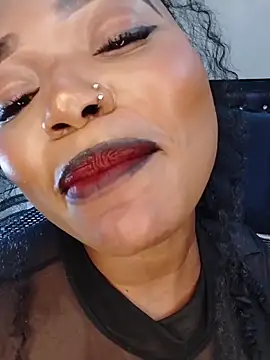 Sugartonguexx live sex cam