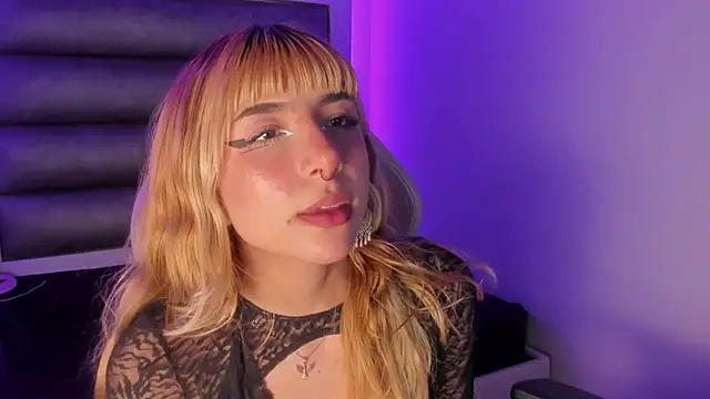 adhalee_js's cam snapshot