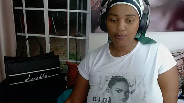 Stormy-Stella live sex cam