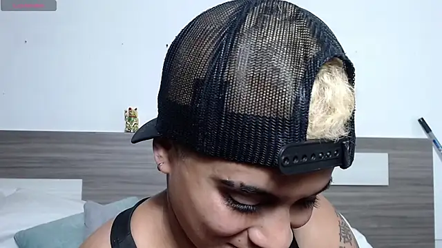 Liiamthompson's cam snapshot