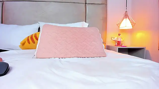 angelaG1's cam snapshot