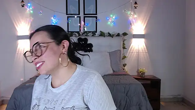 Megan_05_'s cam snapshot