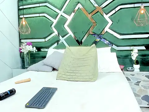 Bella_Ferrera's cam snapshot