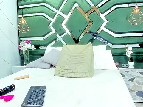 Bella_Ferrera's cam snapshot