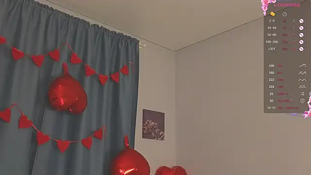 laracroftmansion's cam snapshot