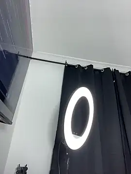 LeslyCooper1's cam snapshot