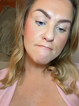 Charleigh_xx's cam snapshot