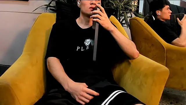 roan_birkin's cam snapshot