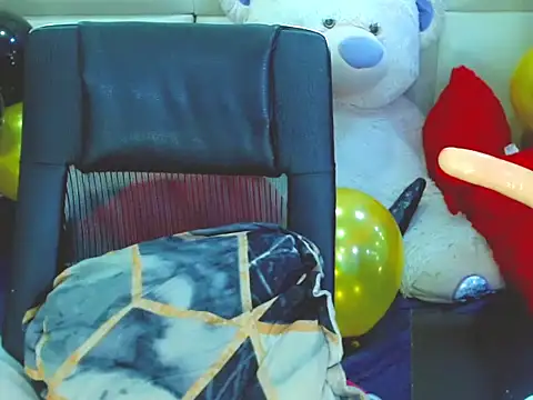 NharaBigCock live sex cam