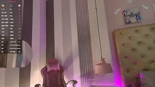 ThanishaGill's cam snapshot