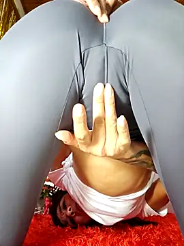 Yuky_ta live sex cam