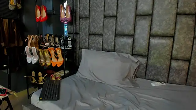 Matureyulyet live sex cam