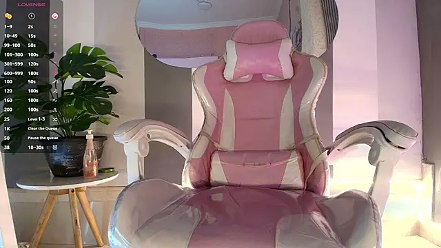 ThanishaGill's cam snapshot