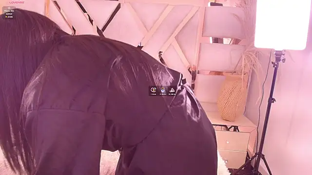 Evadne_Stein's cam snapshot