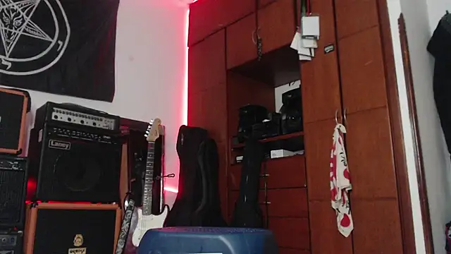 DeusBarbarus live sex cam