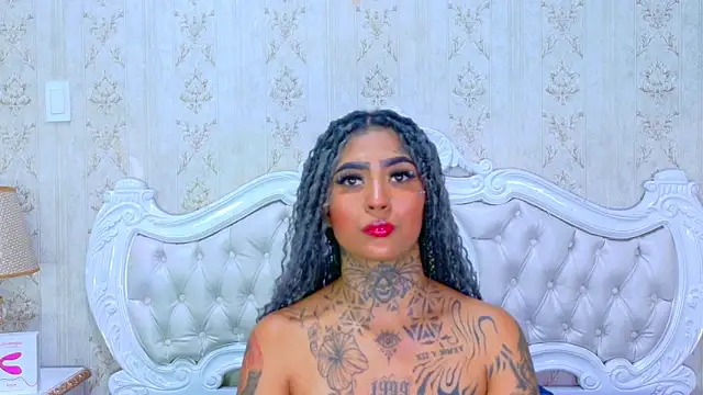 EmilieLake's cam snapshot