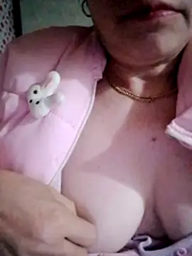 small-house123's cam snapshot