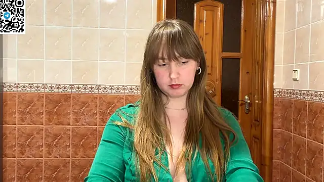 MaroonMoon_'s cam snapshot