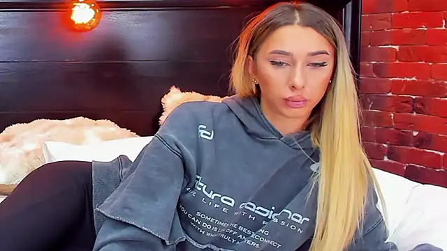 ChristynaRoss live sex cam