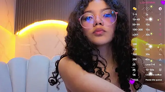 victoria_castillo_b's cam snapshot