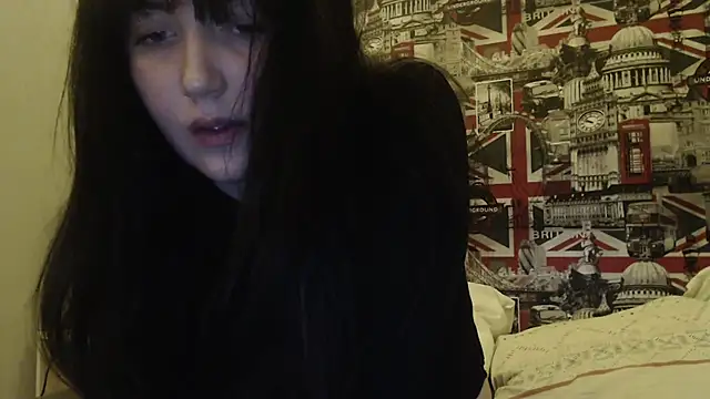 Lynylou's cam snapshot