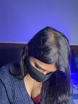 KavyaCurves live sex cam