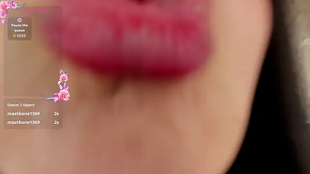 Saya_Amaretto1's cam snapshot