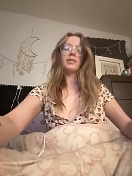 lovelyprincess2's cam snapshot