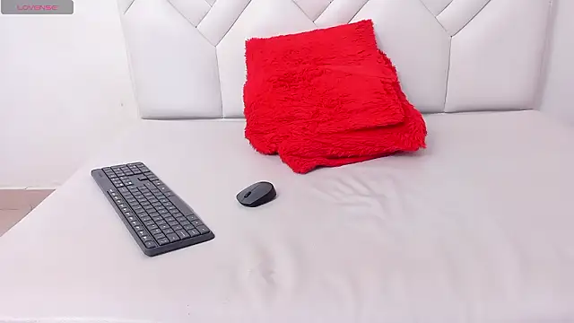 Mature_Skinny live sex cam