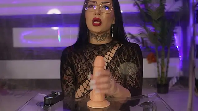 HottieLillyXXX live sex cam