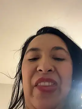 latina_curvy22's cam snapshot