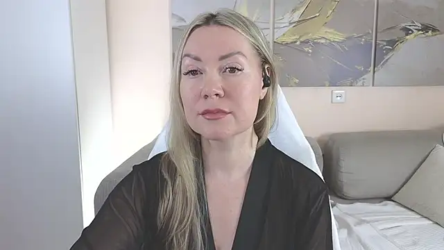 ElyaSoftTemptation's cam snapshot