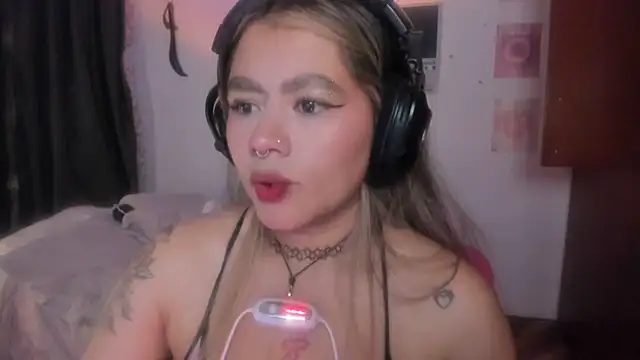 StephaniFox's cam snapshot