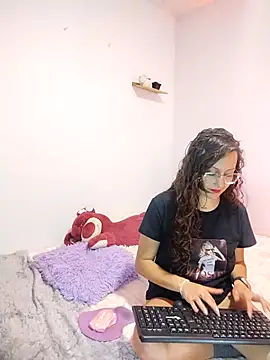 Pinkvixen69's cam snapshot