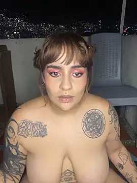 name_less_lulu's cam snapshot