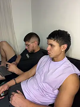 mirallesandbig live sex cam