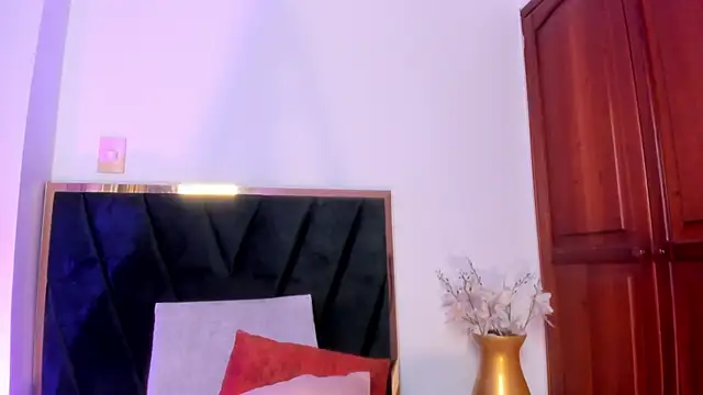 AndraCyruss's cam snapshot