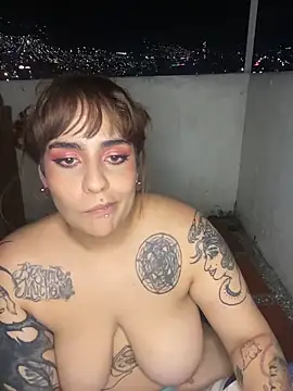 name_less_lulu's cam snapshot