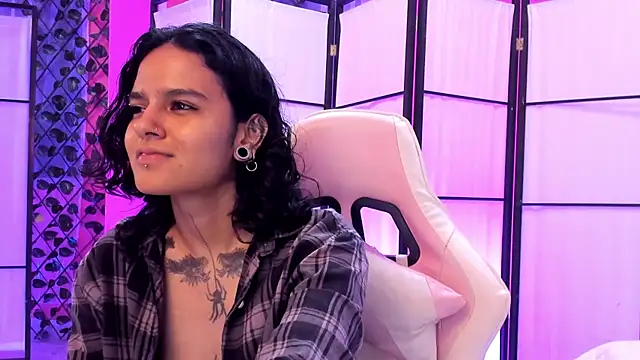 Julianne_7's cam snapshot