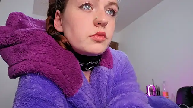 ENGLISHEMILY_69's cam snapshot