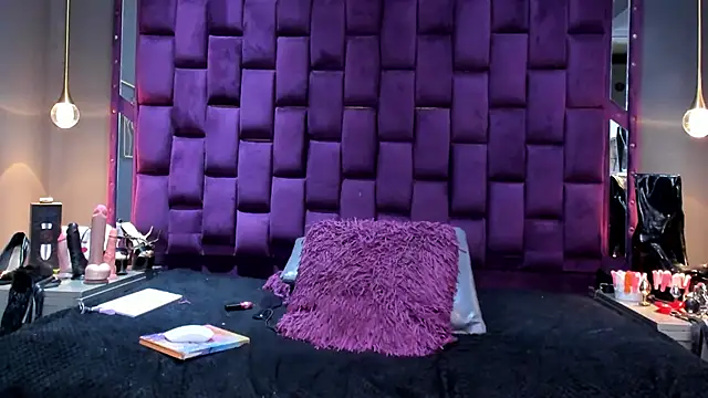 SiennaSuarez's cam snapshot