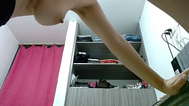 nicolle_milf1978 live sex cam