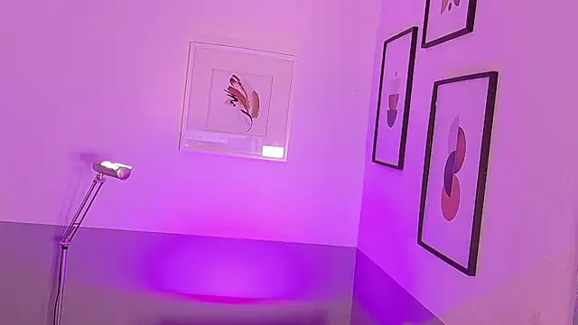 cutepetitee's cam snapshot