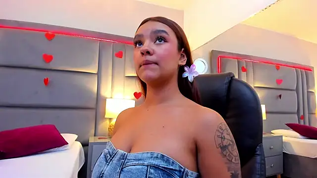 GabyMoreau's cam snapshot