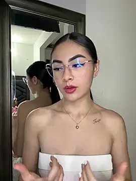 IslaCole's cam snapshot